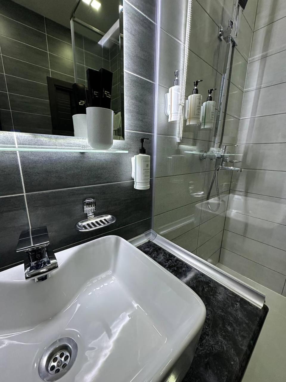 Home Boutique Hotel Tasjkent Buitenkant foto